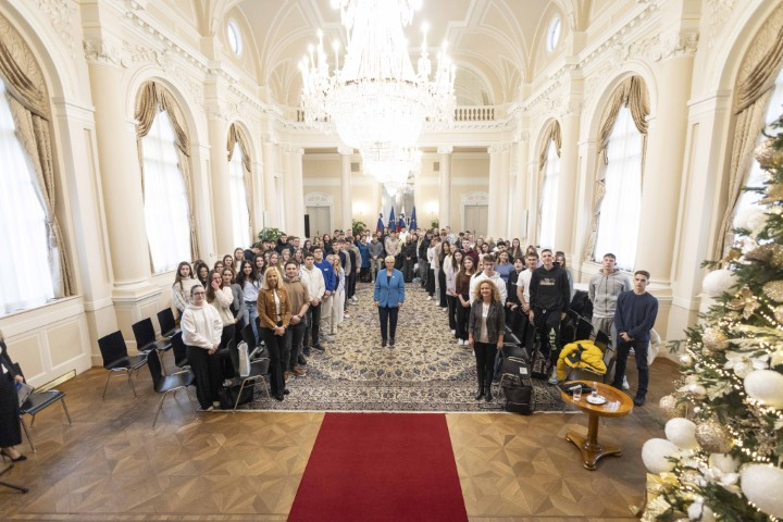 OBISK GIMNAZIJCEV PRI PREDSEDNICi DRŽAVE